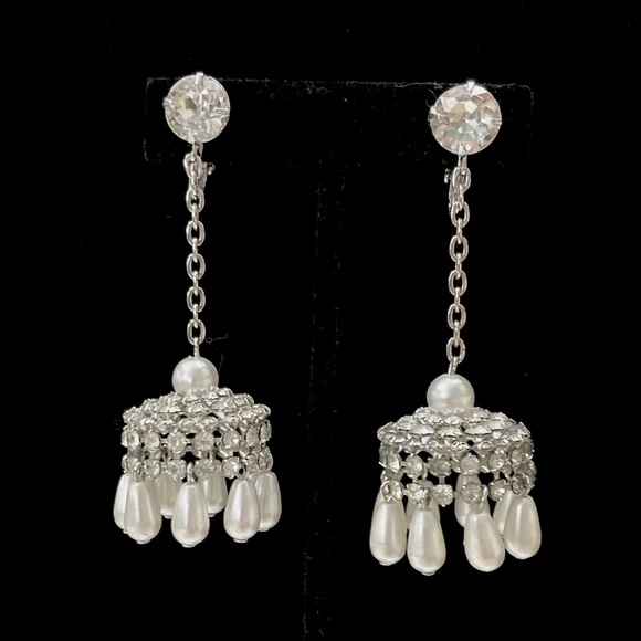 Vintage Jewelry - Vintage Pearl rhinestone chandelier earrings 2.5"